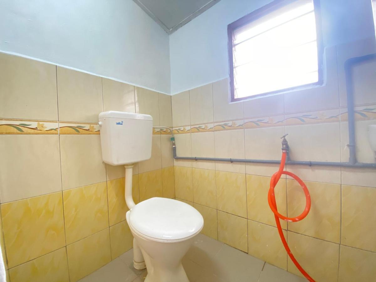 Aiza Homestay Opposite Abang Strawberry Taman Sedia Tanah Rata Εξωτερικό φωτογραφία