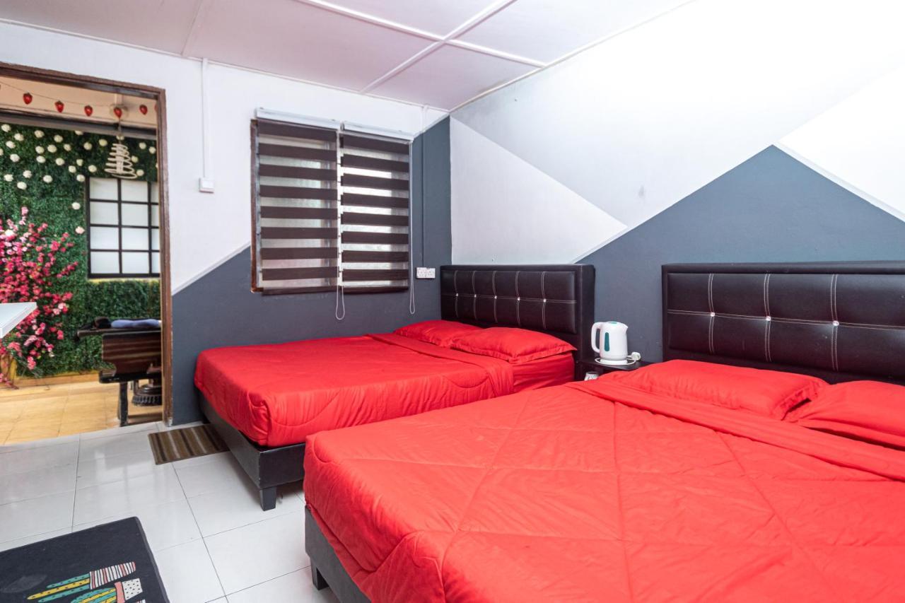 Aiza Homestay Opposite Abang Strawberry Taman Sedia Tanah Rata Εξωτερικό φωτογραφία