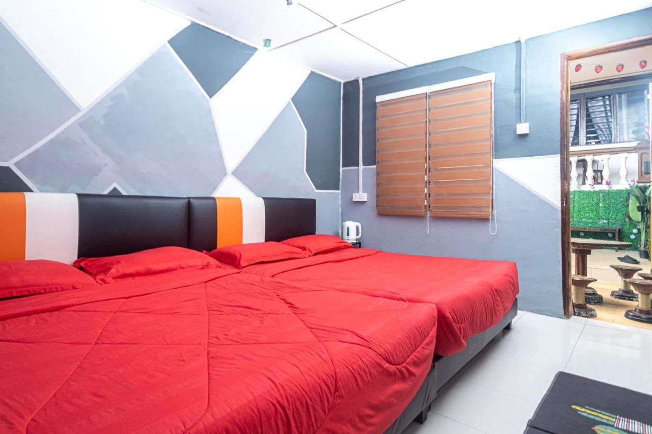 Aiza Homestay Opposite Abang Strawberry Taman Sedia Tanah Rata Εξωτερικό φωτογραφία