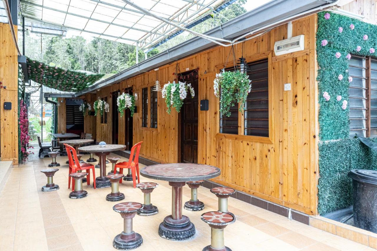 Aiza Homestay Opposite Abang Strawberry Taman Sedia Tanah Rata Εξωτερικό φωτογραφία