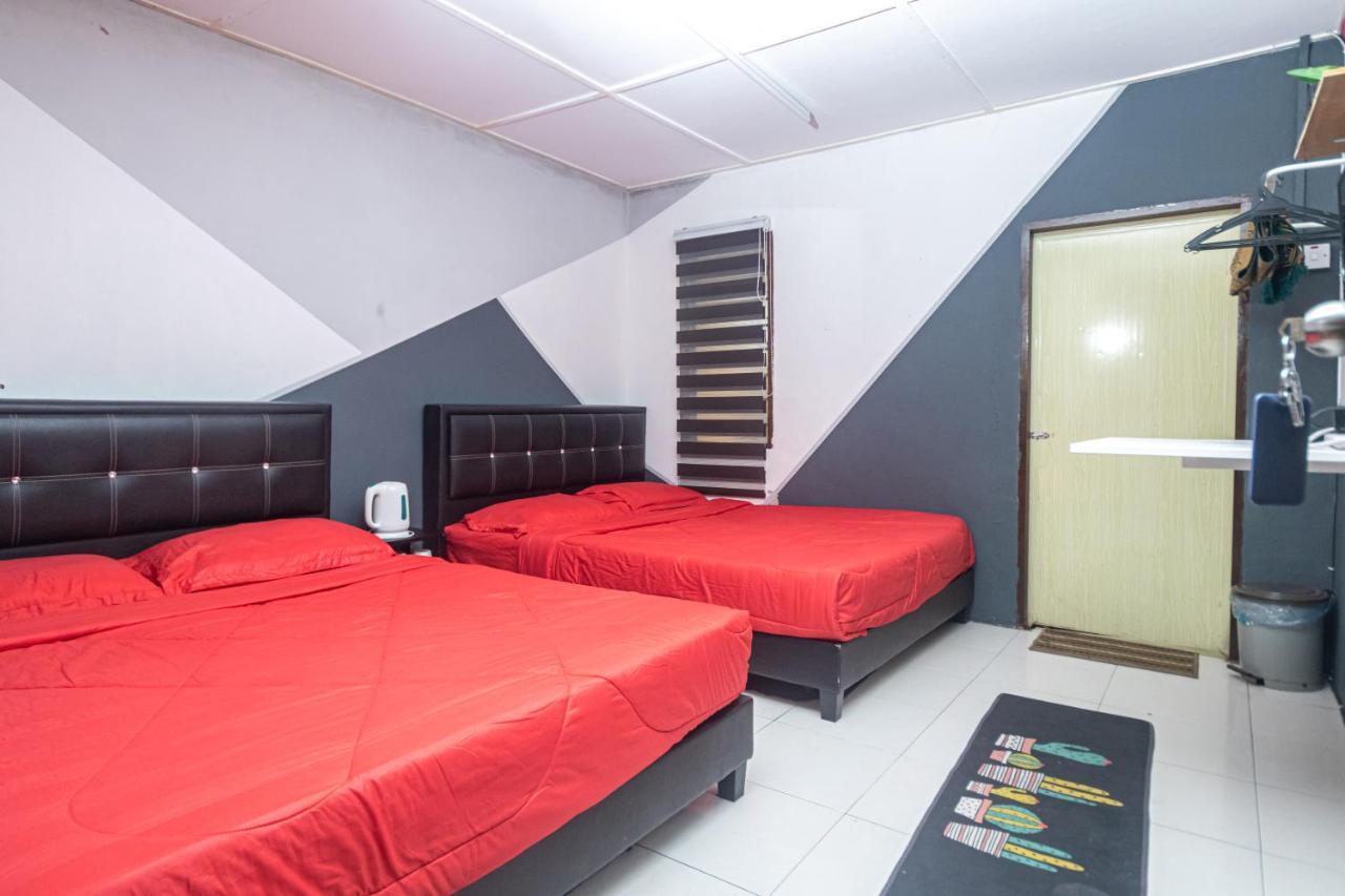 Aiza Homestay Opposite Abang Strawberry Taman Sedia Tanah Rata Εξωτερικό φωτογραφία