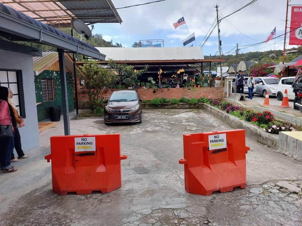 Aiza Homestay Opposite Abang Strawberry Taman Sedia Tanah Rata Εξωτερικό φωτογραφία
